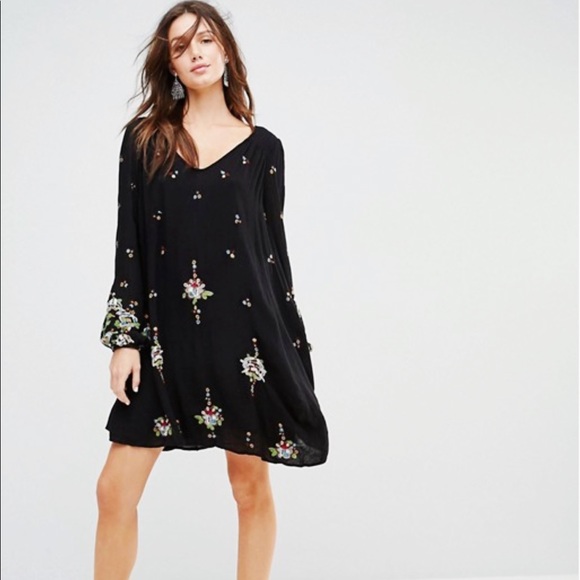 Free People Dresses & Skirts - Free People long sleeve embroidered dress